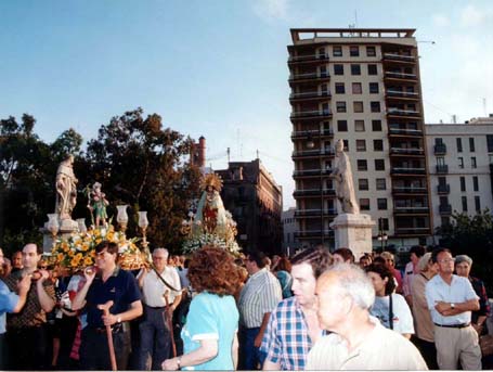 Visita de la Virgen de los Desamparados al Bº Trinitat de Valencia del 16 al 18 de Junio de 1998